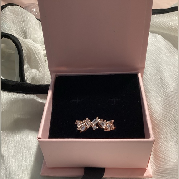 💋Beautiful Rose Gold Baguette DIamond (Lab) Cluster Band - Picture 15 of 16